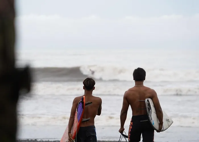 Bali Medewisurf-homestay Airsatang